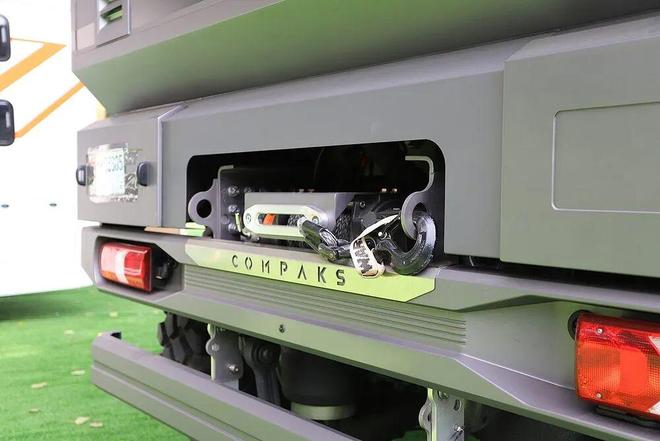 纤维车身重卡房车：康派斯陆地A380-天阙不朽情缘游戏网站登录全球首款整体金属模具碳(图7)
