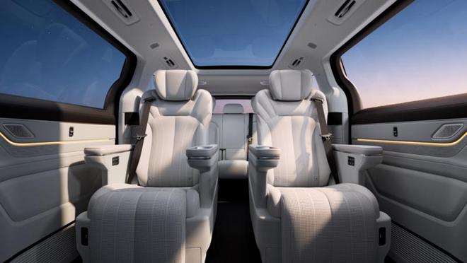 世界纪录 载客42人刷新MPV空间纪录不朽情缘手机版吉利银河V900创吉尼斯(图3)