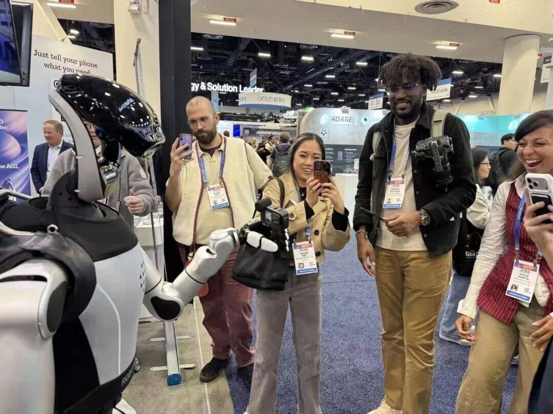 启示录：当AI硬件开始“外卷”世界不朽情缘六场CES对话背后的深圳(图5)